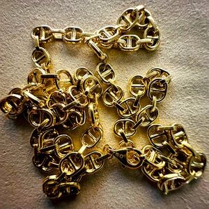 Solid 18k Gold Mariner Chain
Length 18” 
11.08gms.